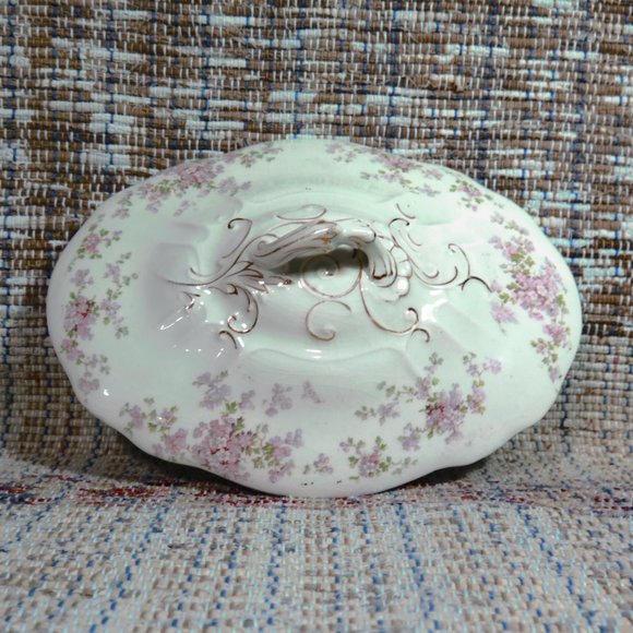 Etruria-Mellor & Co Covered Vegetable Dish with Lid, Gold Accents - Picture 2 of 12